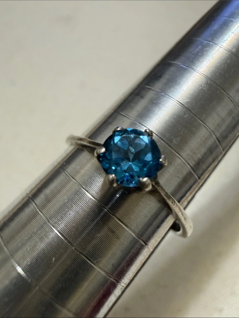 Stunning Sterling Silver 925 Blue Gem Solitaire Ring size 8.5
